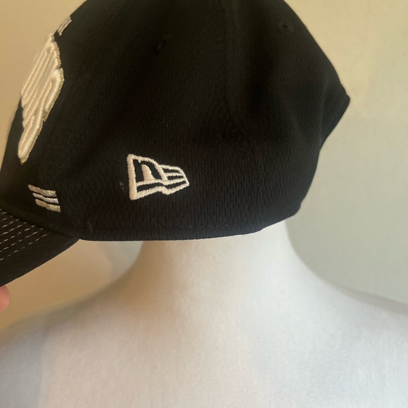 Men’s OSFM New Era Tampa Bay Buccaneers LIV Super Bowl Athleisure Hat - Picture 2 of 7